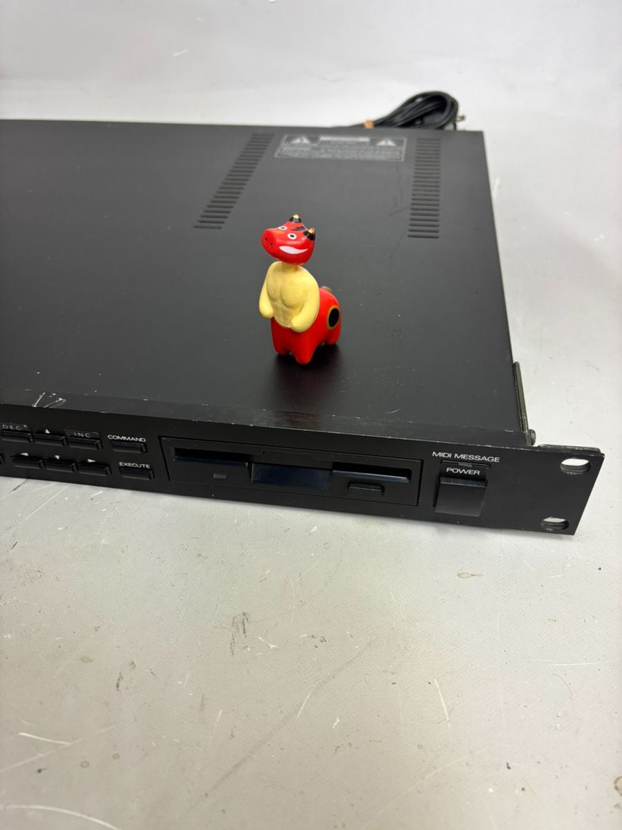 Roland S-330 Digital Sampler 動作品 ローランド サンプラー 本体のみ z-2329