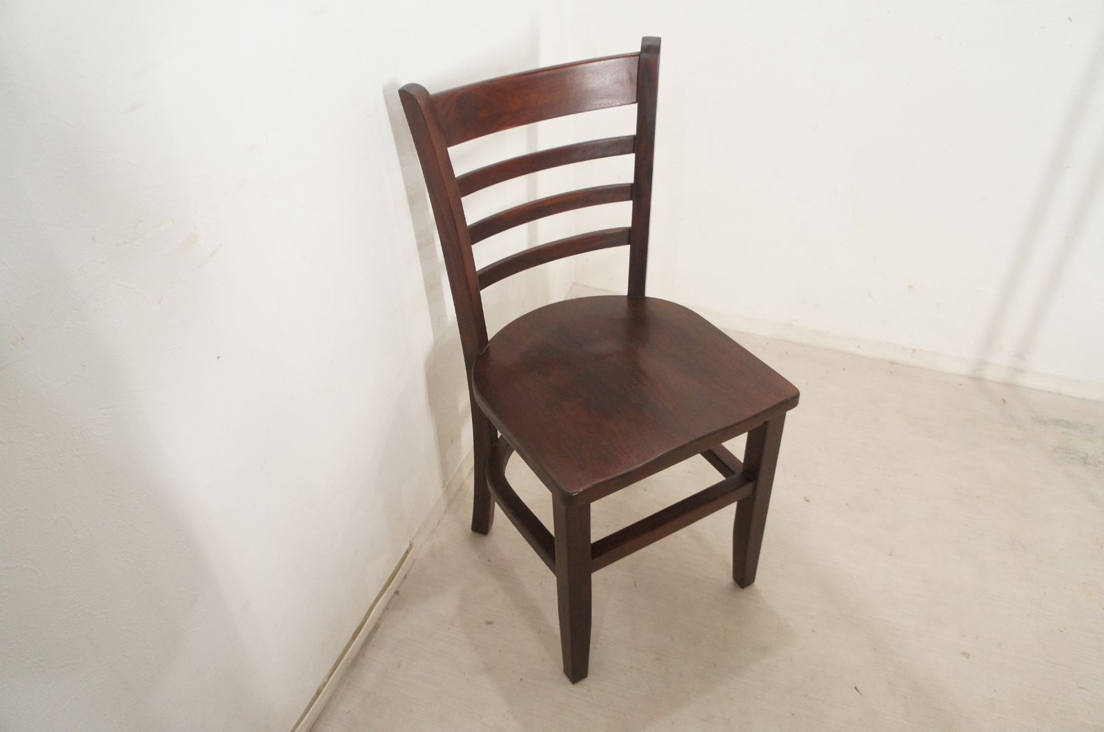 ラダーバックウッドチェア