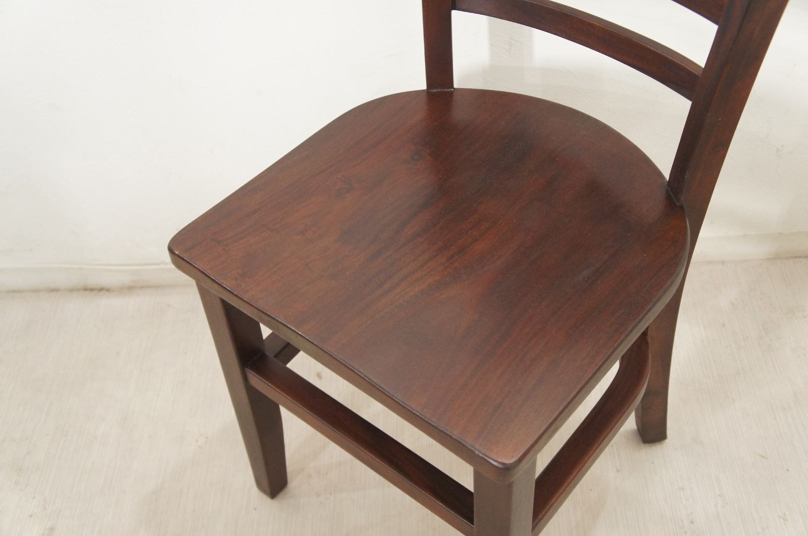 ラダーバックウッドチェア