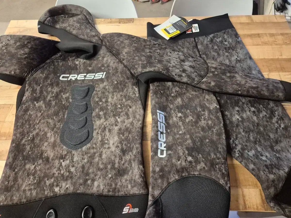 クレッシー トラシーナ スーツ 5mm 解散 フリーダイビング ダイビング