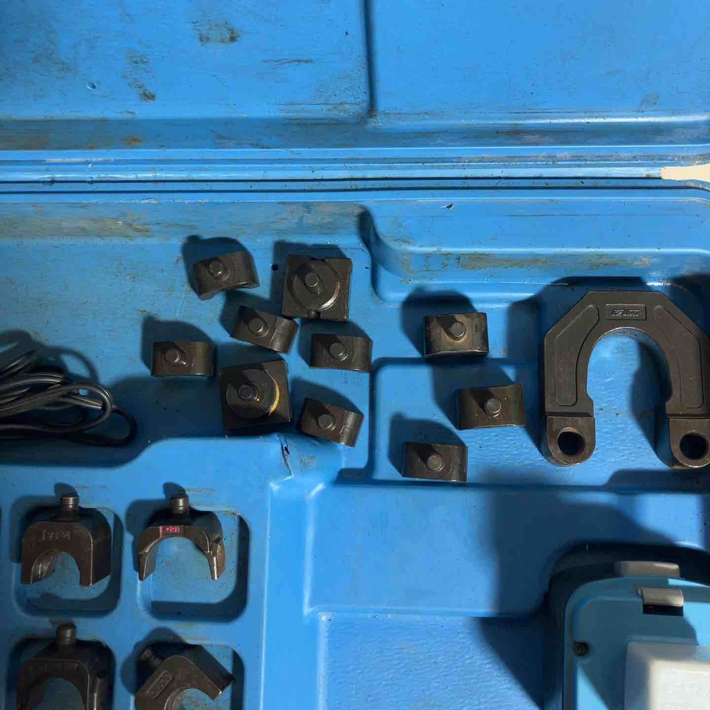 泉精器 IZUMI コードレス油圧式圧着工具 REC-1520FMH 戸田店