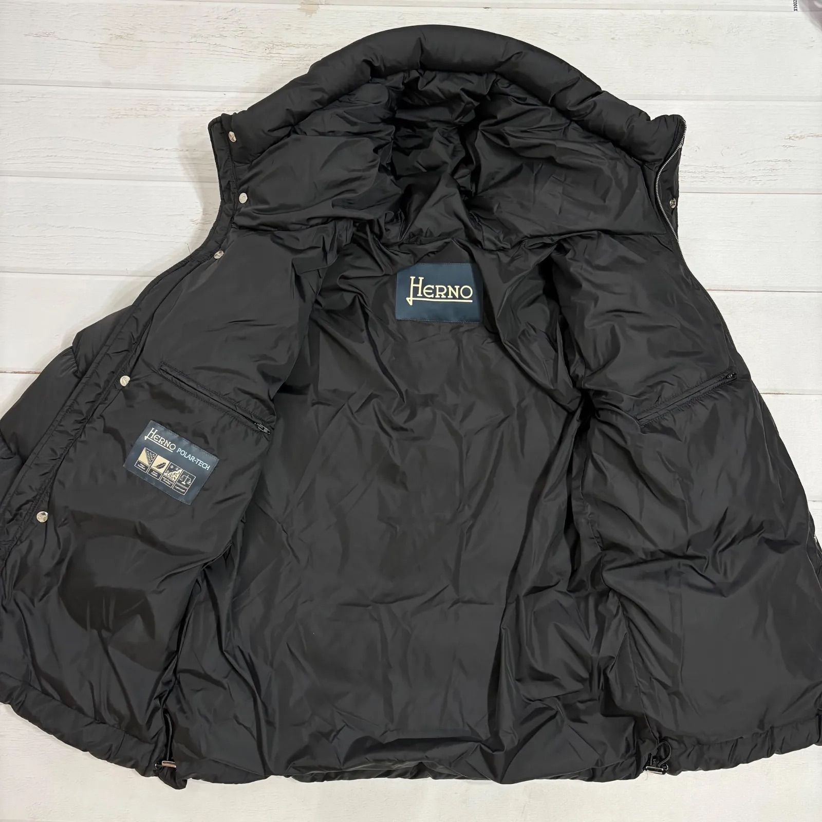 新品同様 HERNO ヘルノ 24AW ウォーターレペレントナイロンダウン 