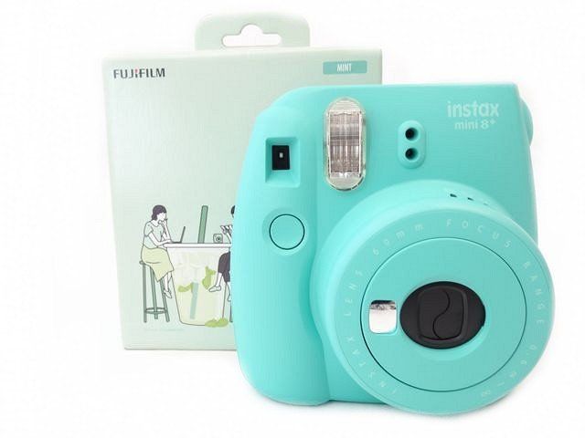 動作 済み FUJI FILM 富士フイルム チェキ instax mini8＋ インスタントカメラ ミント プラス ショルダー付き □７J