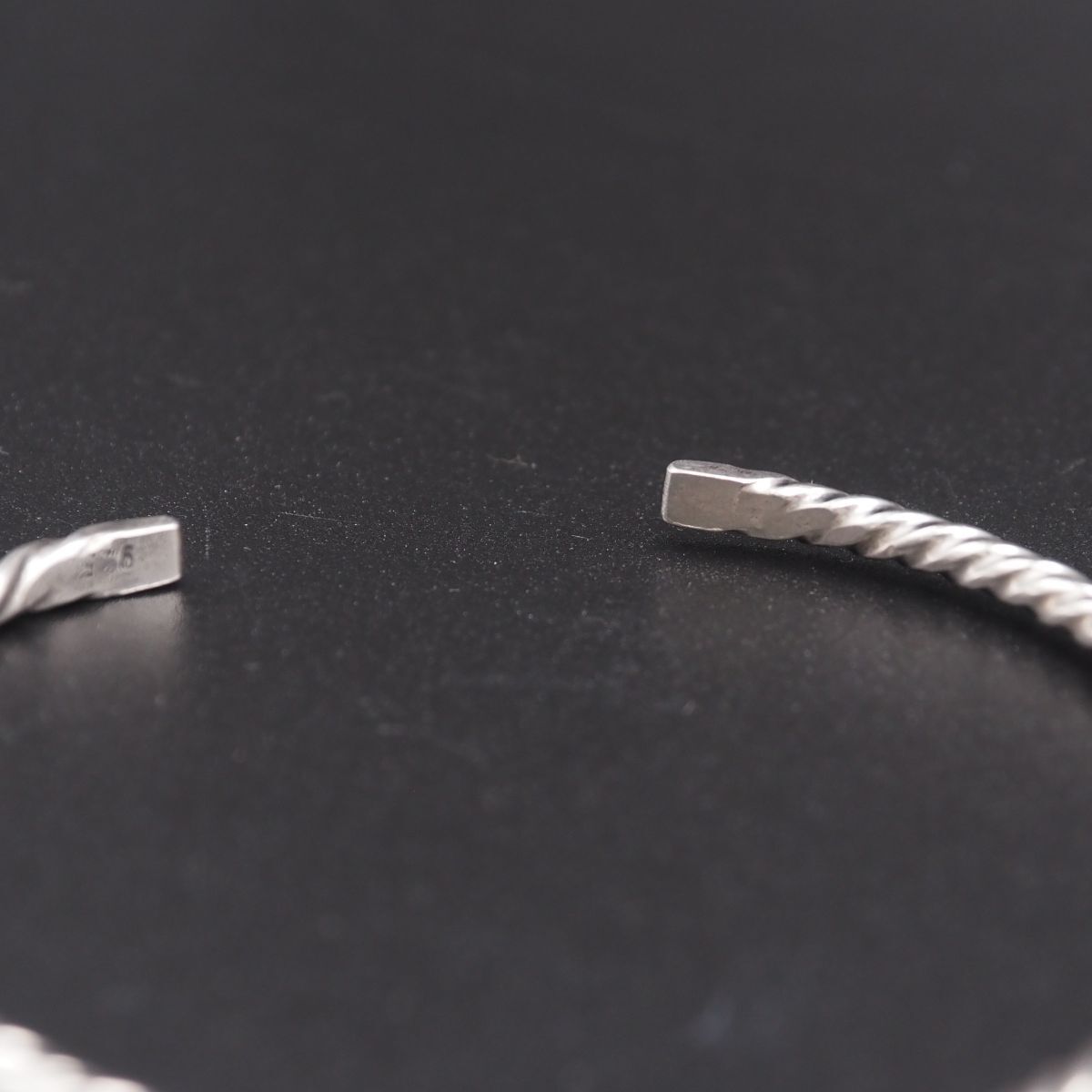 G922 ヴィンテージ 925刻印 バングル デザイン シルバー 腕輪 - メルカリ