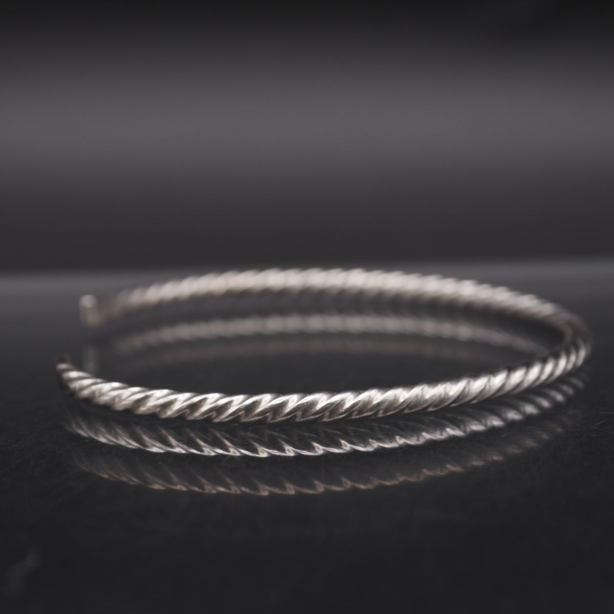 925 22K刻印　ヴィンテージバングル　ブレスレット G922 ヴィンテージ 925刻印 バングル デザイン シルバー 腕輪 - メルカリ