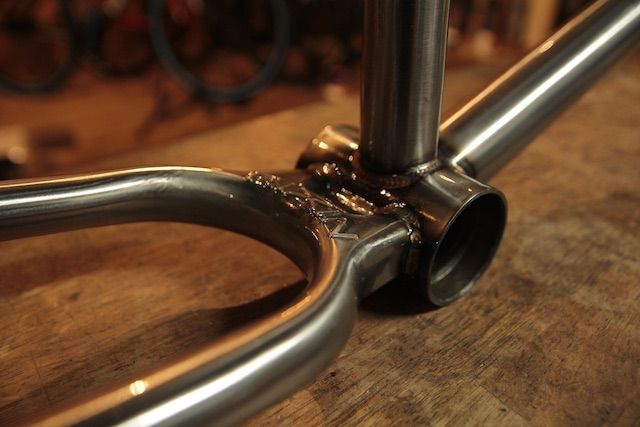 RIXIN BIG APPLE FRAME 20.75 bmx BRIGHTFACE_UK