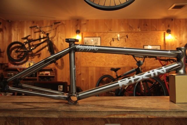 RIXIN BIG APPLE FRAME 20.75 bmx