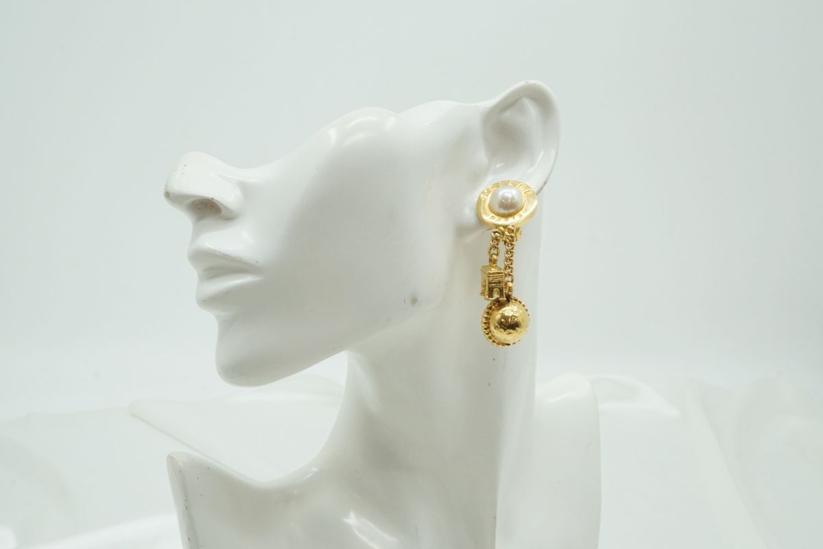 セリーヌ ヴィンテージ イヤリング サークルロゴ 凱旋門 スターボール フェイクパール メッキ 金 ゴールド CELINE 4187j