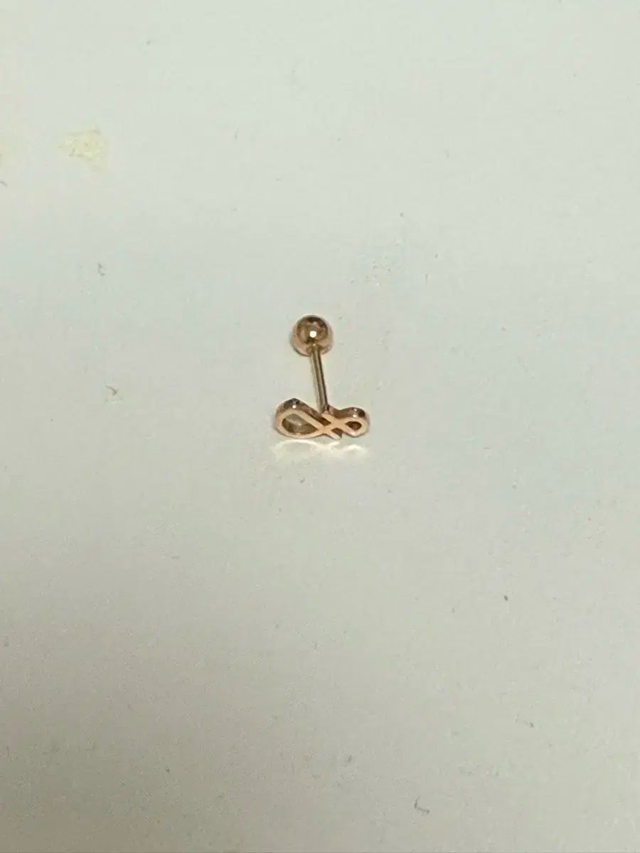 ジュエリーヌーボー 無限大 ピアス 販売