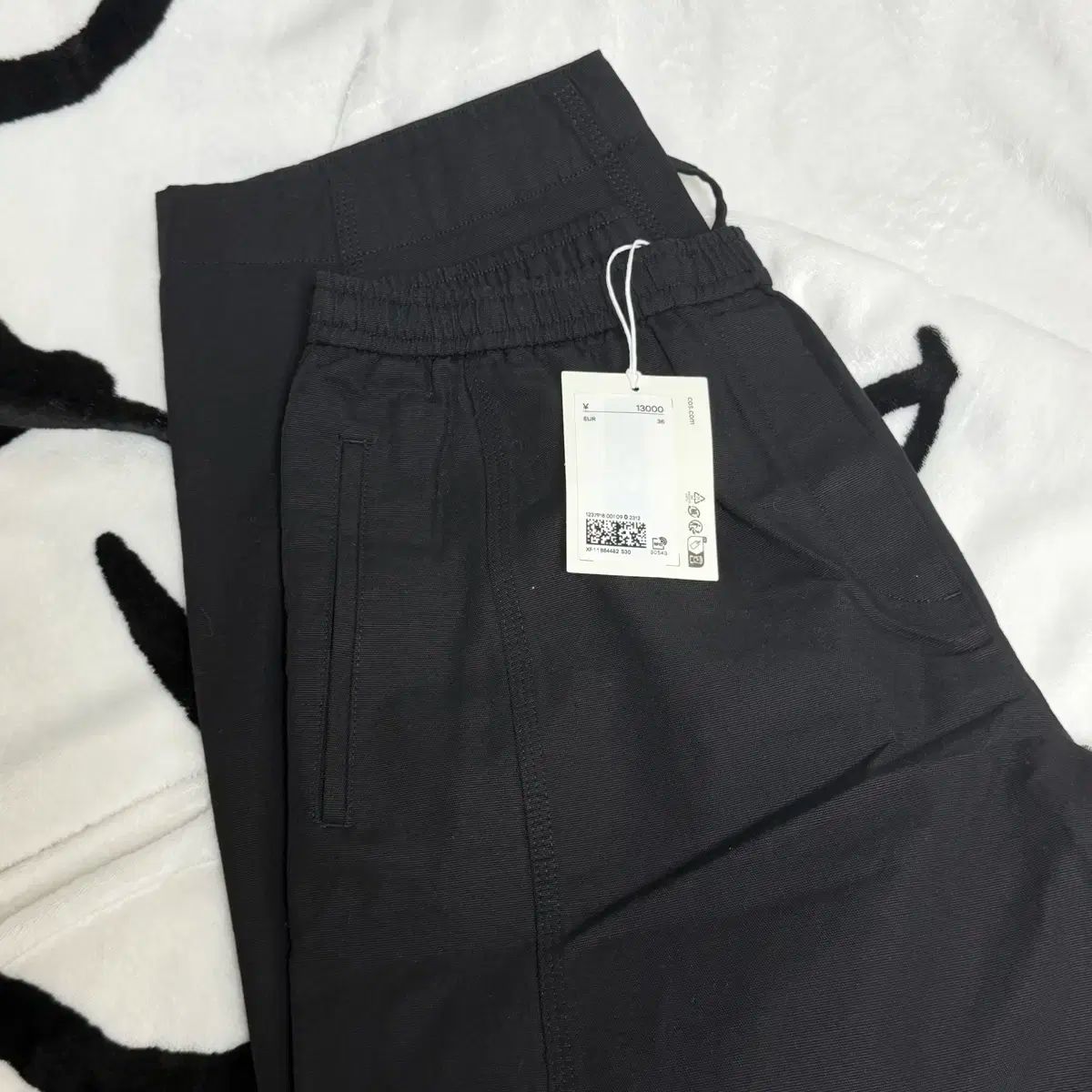 COS BARREL レグ コットン スラックス 36 ブラック DECORATOM_COM_BR