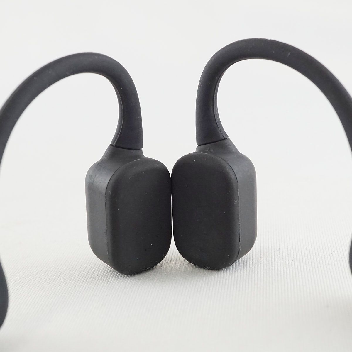 AVIOT WB-K1 骨伝導イヤホン USED美品 ワイヤレスイヤホン マイク IP67