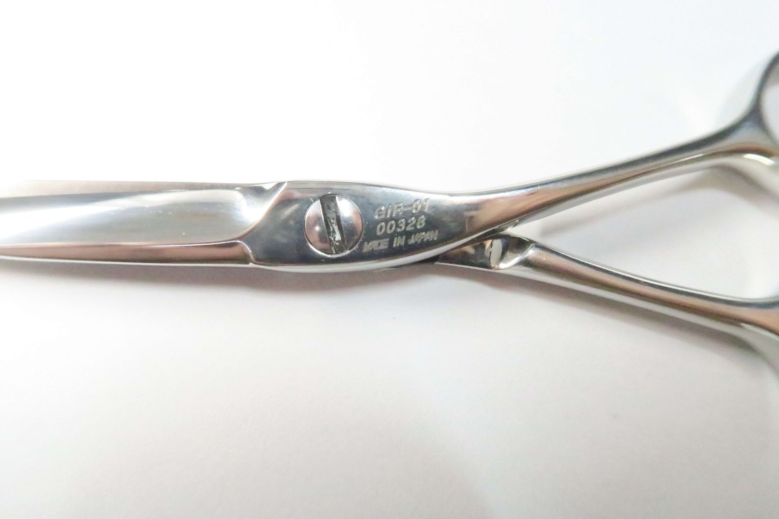 あたたみのある Bランク 光シザー HIKARI ヒカリ GIR COSMOS GIR-01 シザー 美容師 理容師 5.5インチ 右利き G-1524 日本限定