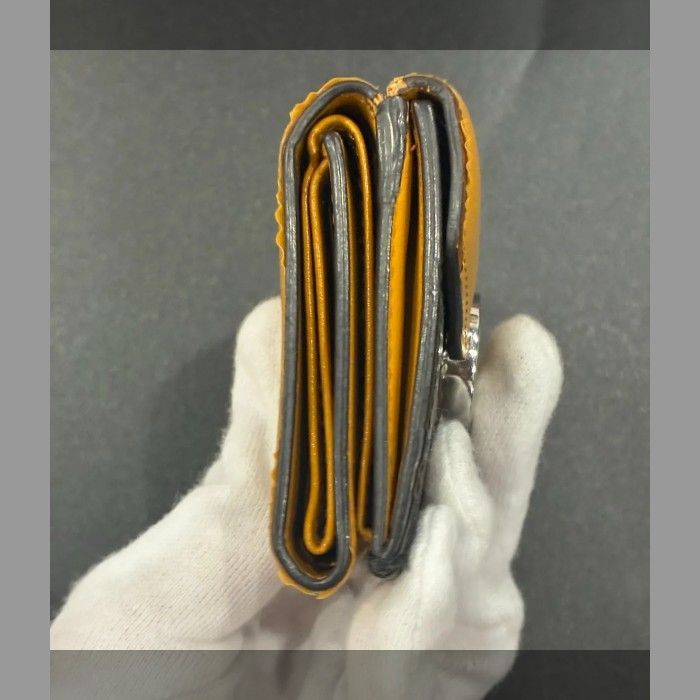 3つ折り財布 B25090972