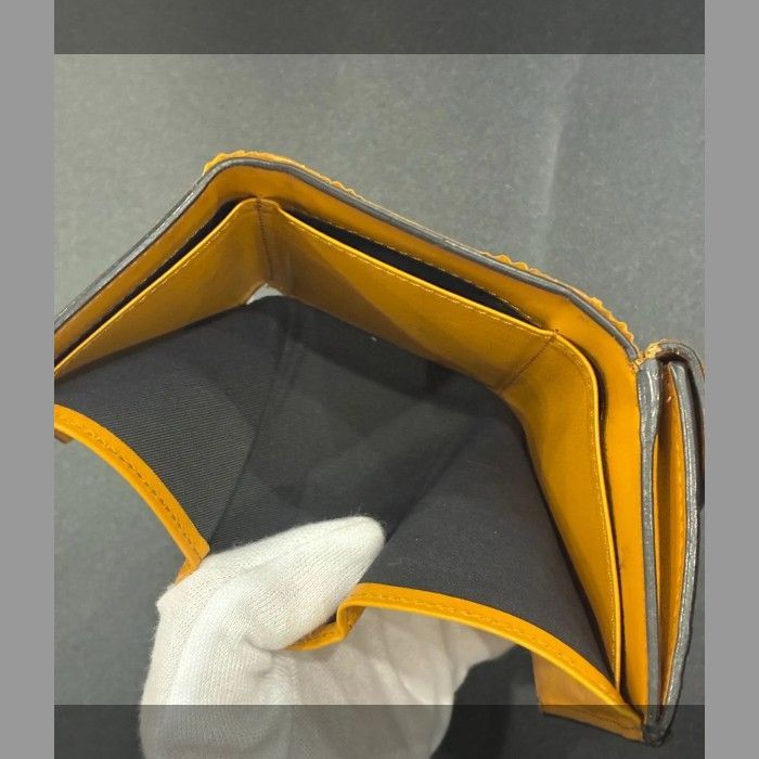 3つ折り財布 B25090972