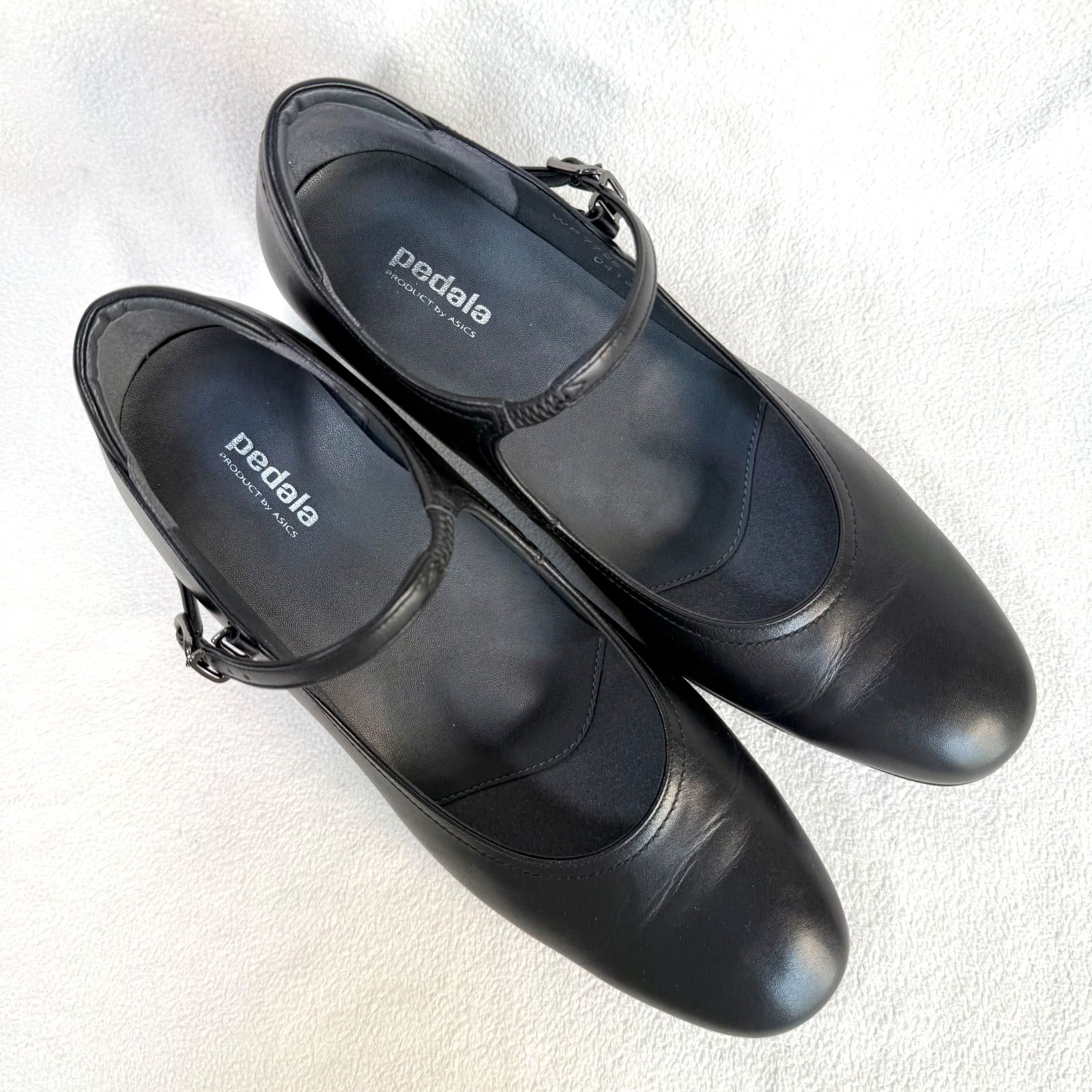 極美品✨ペダラ ストラップ レザー ブラック パンプス 2E 4.5㎝ヒール
