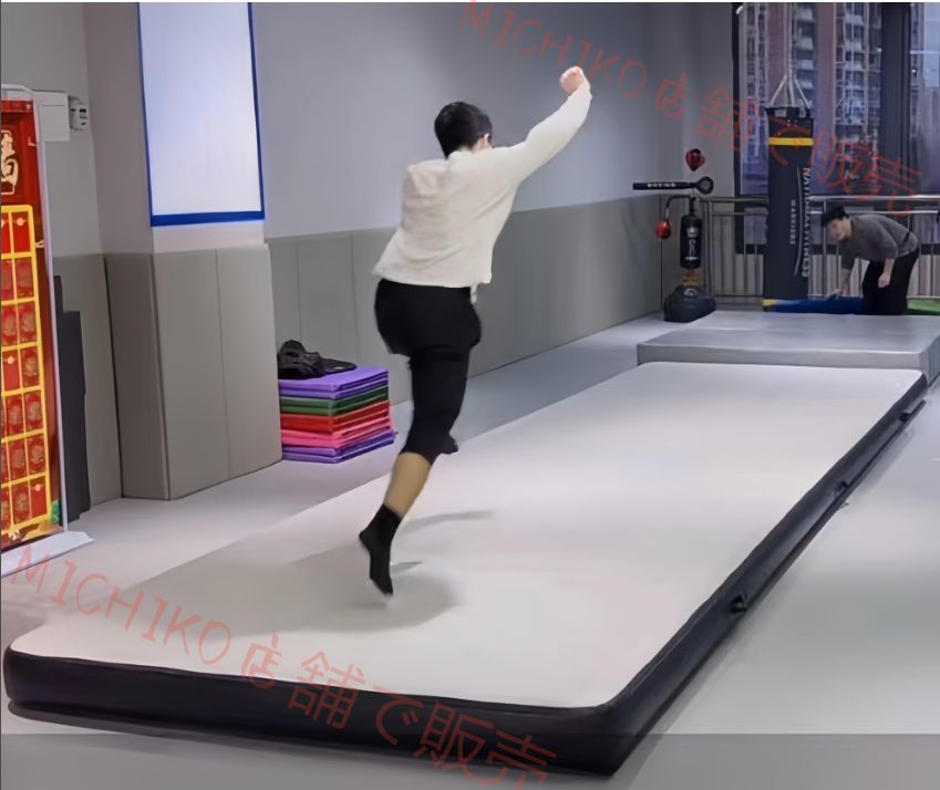 タンブリングマット インフレータブル