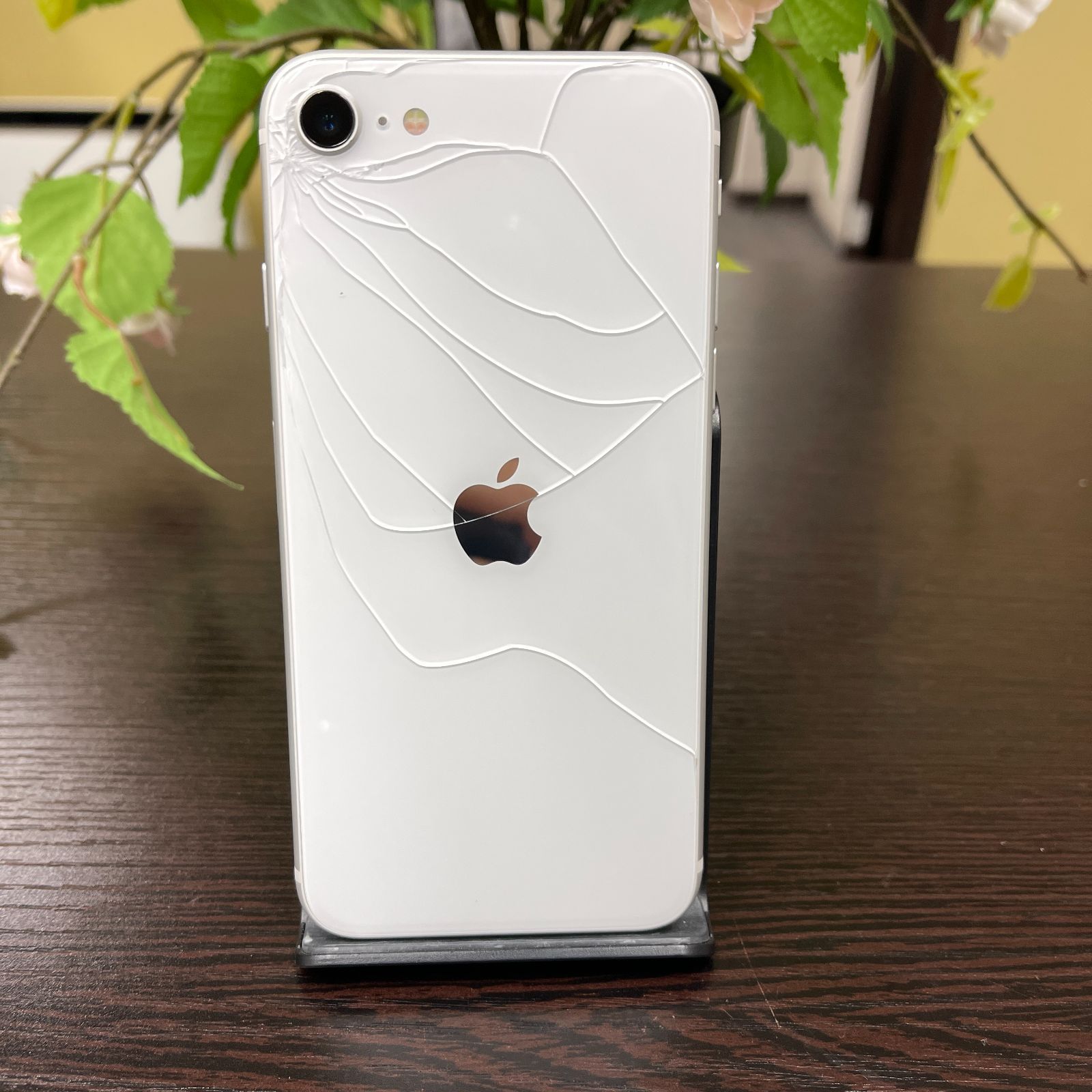 iPhone SE 第２世代 128GB ホワイト SIMフリー