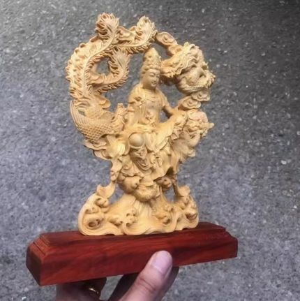 仏像自在観音 貴重供養品 仏教美術 黄楊木精密細工 自在観音像 大師