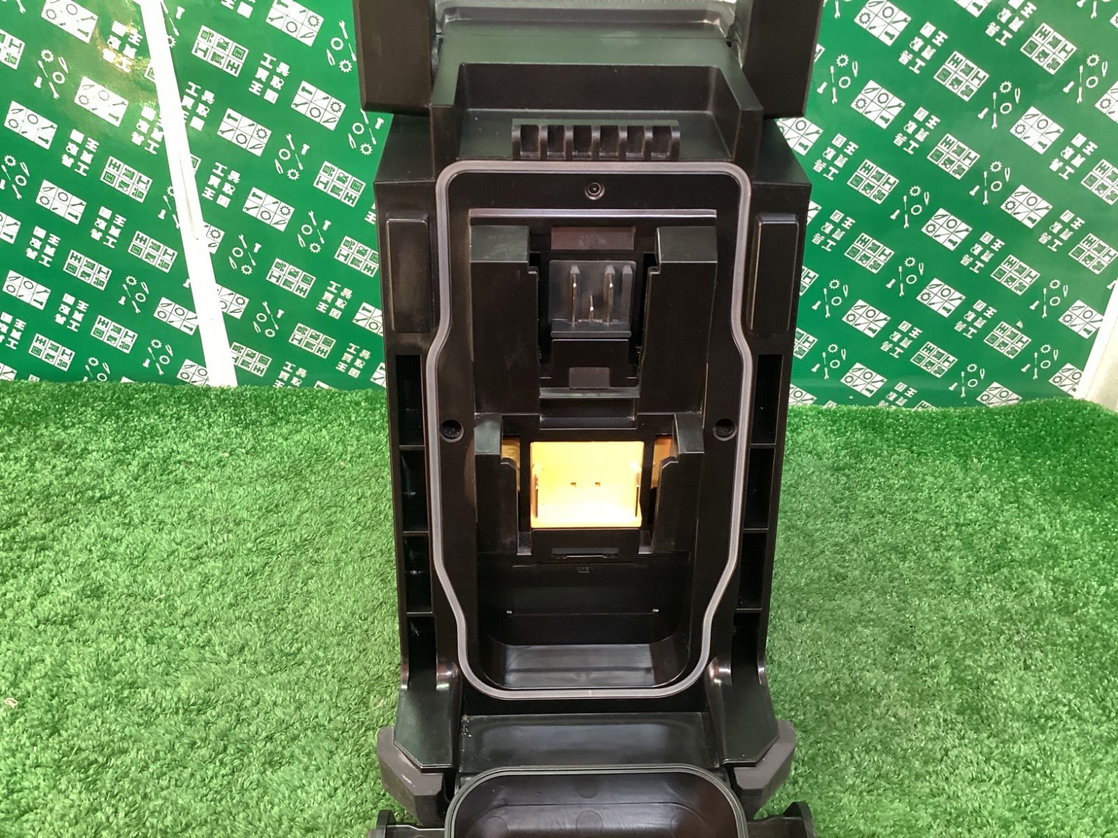 v充電式ラジオ 黒