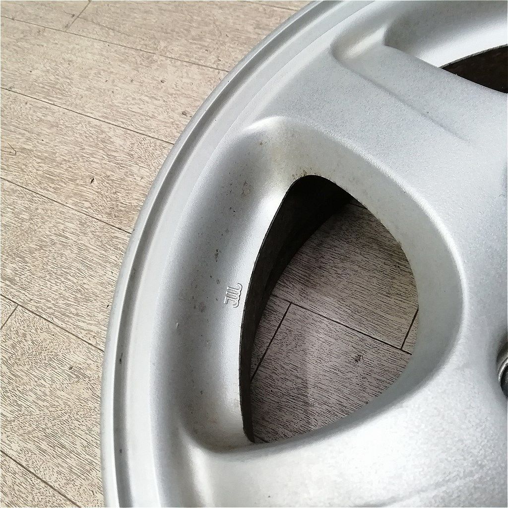 15インチ 純正アルミ