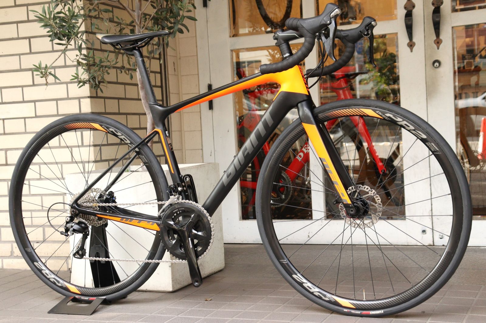 ジャイアント GIANT デファイ アドバンスド DEFY ADVANCED 2 DISC 2018モデル Sサイズ シマノ 105 5800 105 MIX 11S カーボン ロードバイク 横浜店