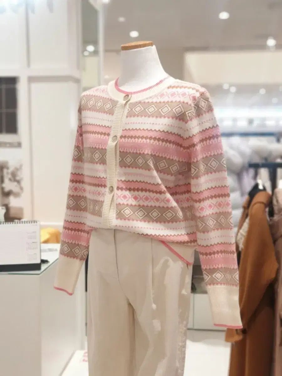 オンアンドオン カーディガン 21年 ノルディック ピンク エスニック ボヘミアン ラウンド カーディガン ゲストルック