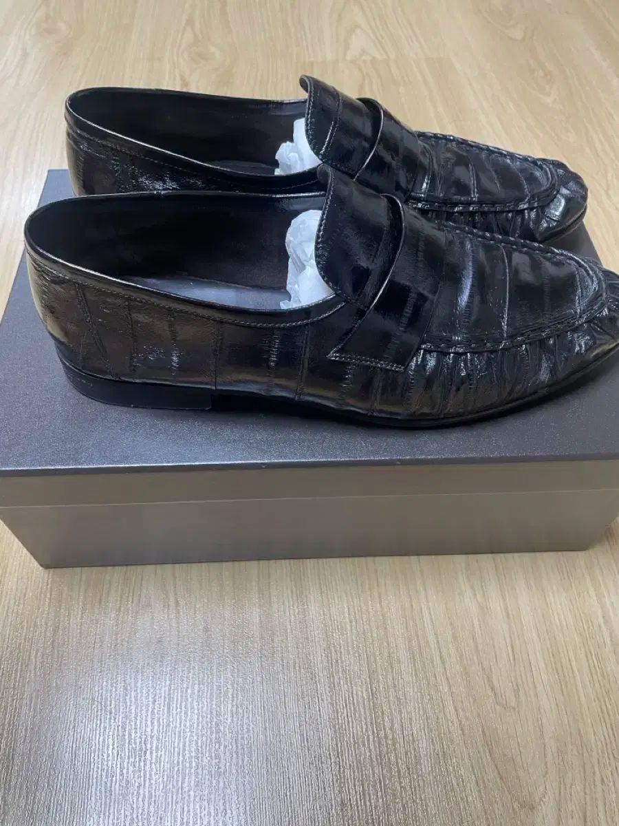 ザ ロウ the row eel skin loafer