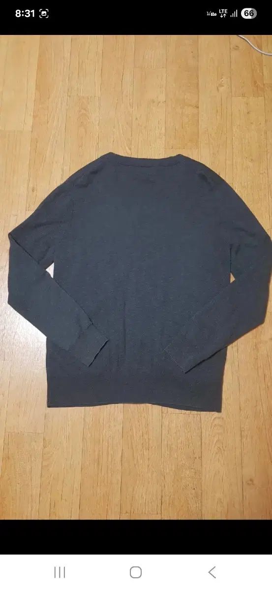 Vネック ニット