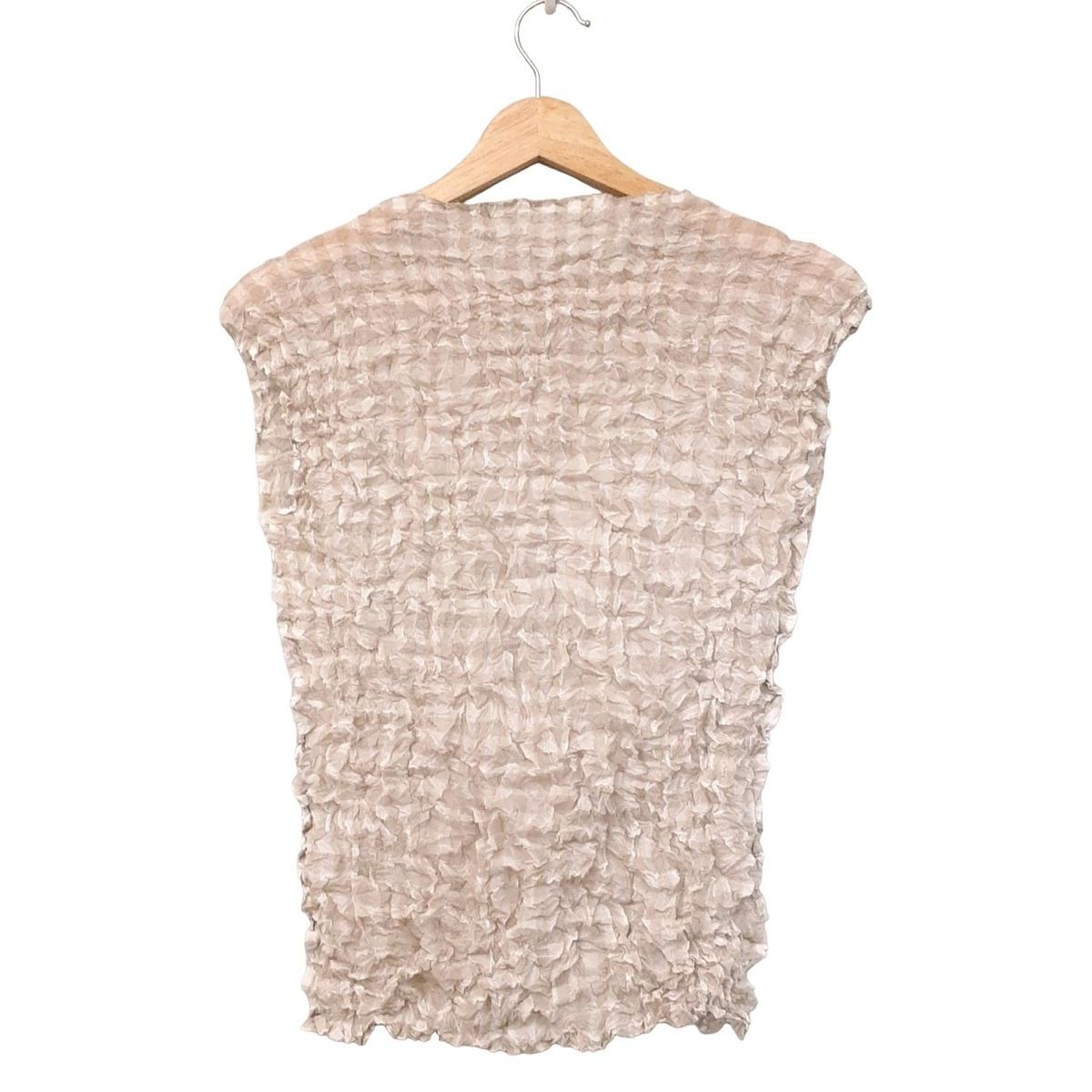 me ISSEY MIYAKE(ミー/イッセイミヤケ) ノースリーブカットソー