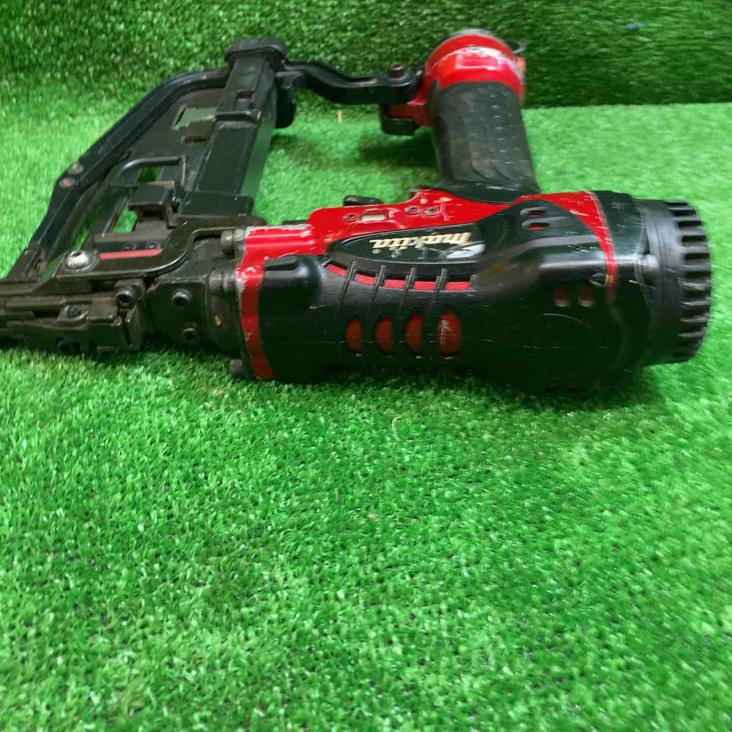 makita 高圧フロアタッカ