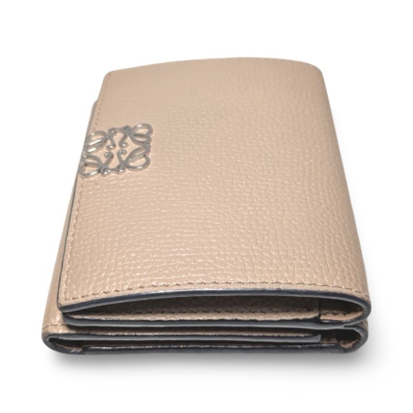 LOEWEロエベ アナグラム