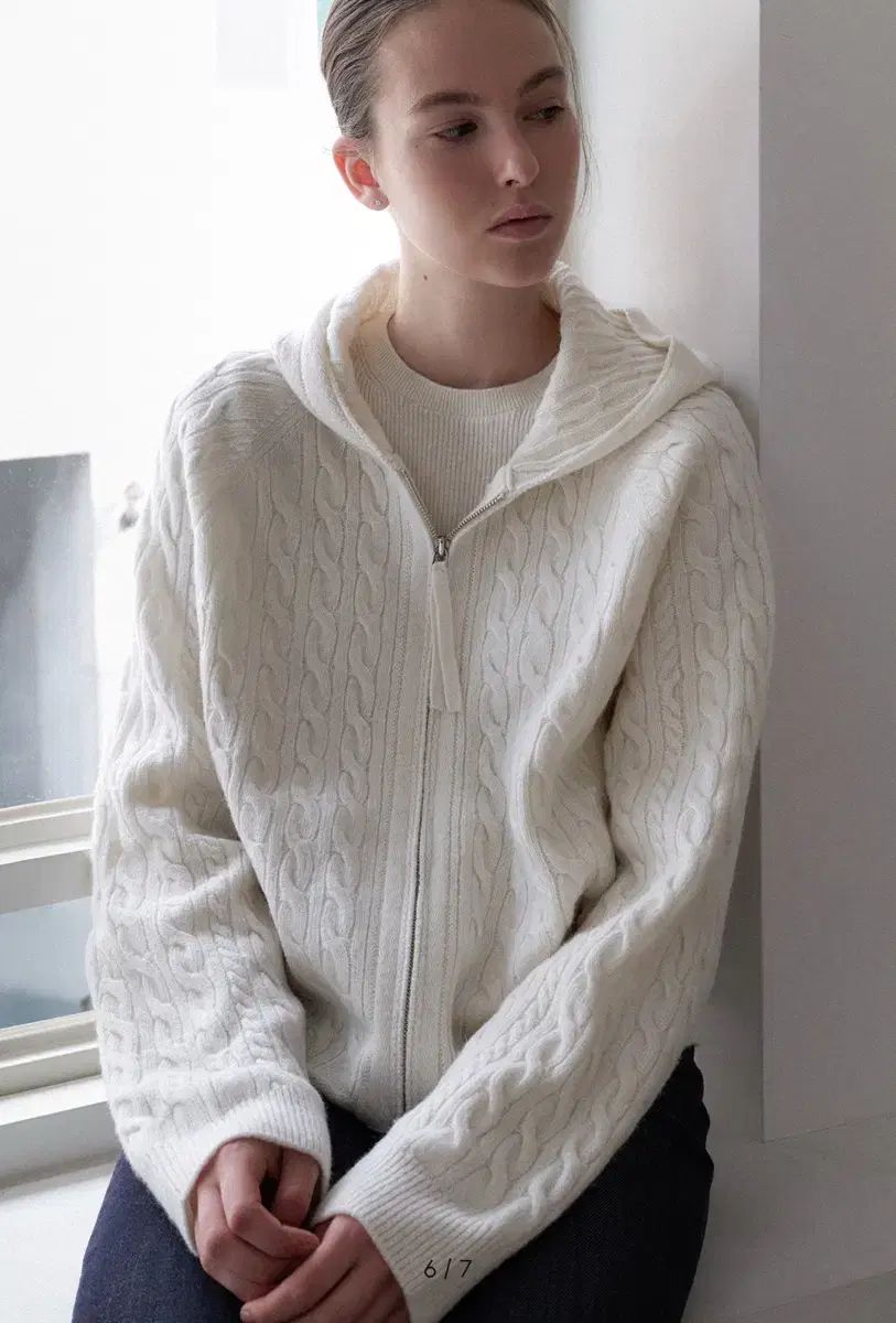 アットモア ノア ウール ケーブル ジップアップ カーディガン アイ カラー