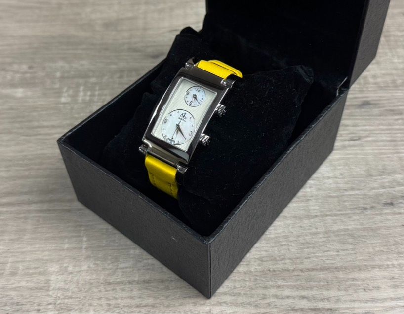 モデル JACOB ＆ Co ジェイコブス 腕時計 Angel SS シェル文字盤 電池交換済 鑑定済