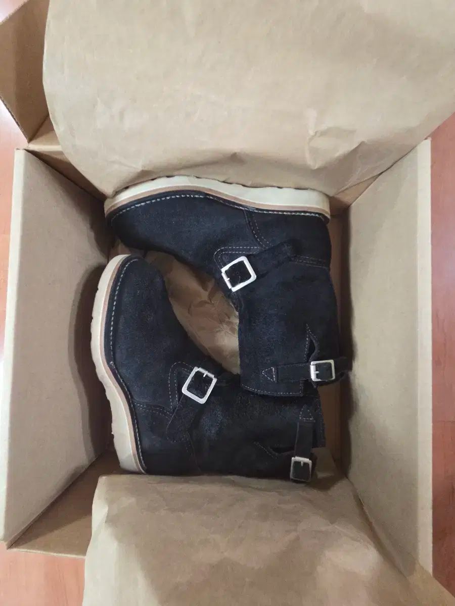 ウェスコ ボス ラフ アウト ブラック 7 5