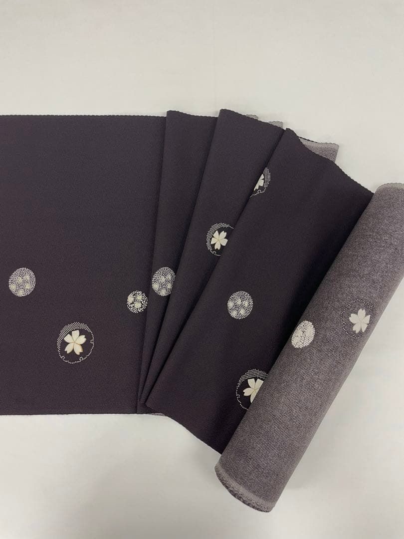 小紋 飛び柄 雪輪に桜 正絹 反物 - メルカリ