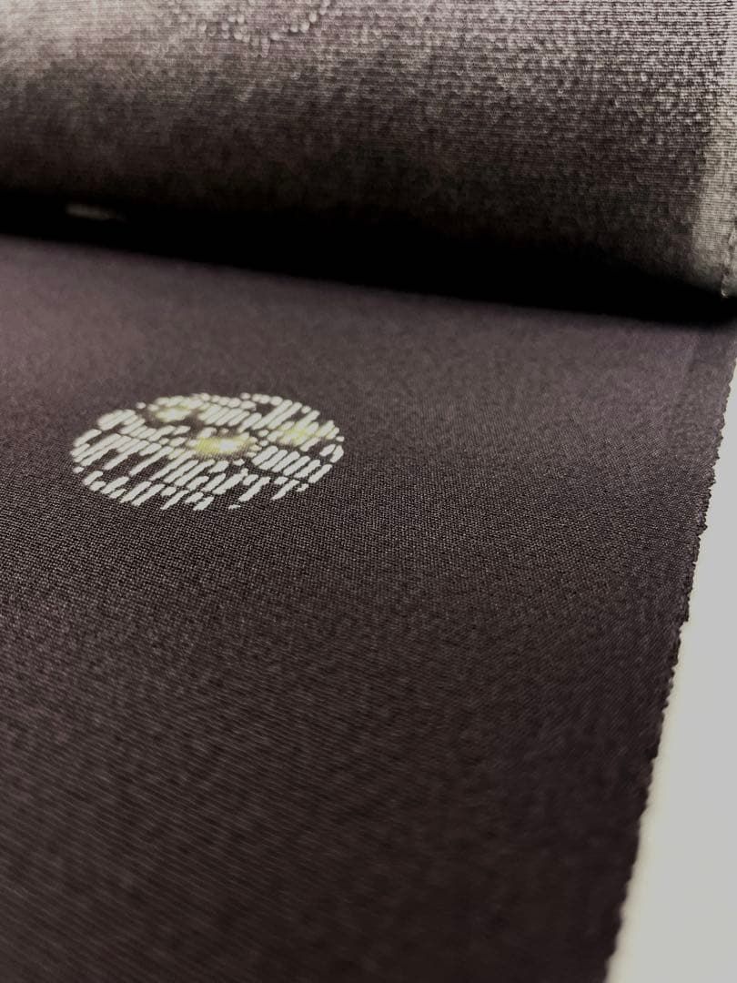 小紋 飛び柄 雪輪に桜 正絹 反物 - メルカリ