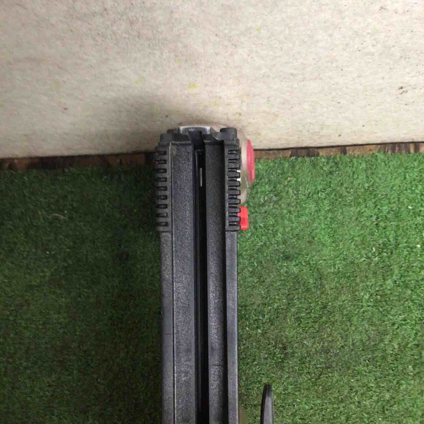 高圧エアタッカ