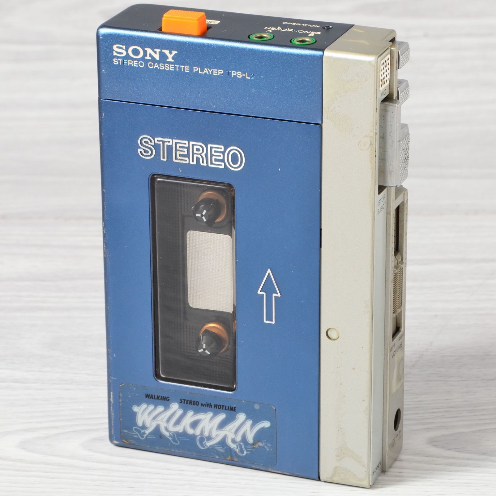 SONY 初代WALKMAN TPS-L2 中期型 ソニーカセットウォークマン ケース付 整備済 TY386