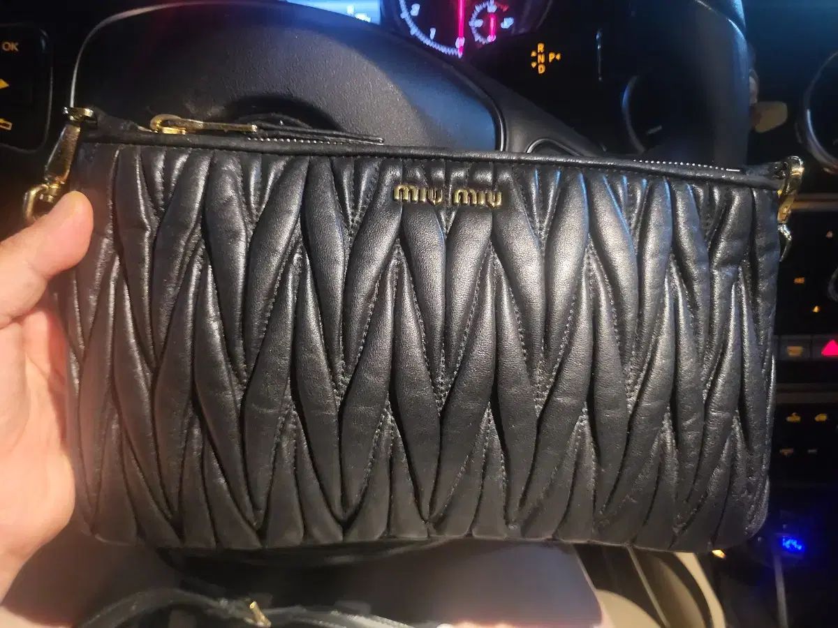 ミュウミュウ クロスバック