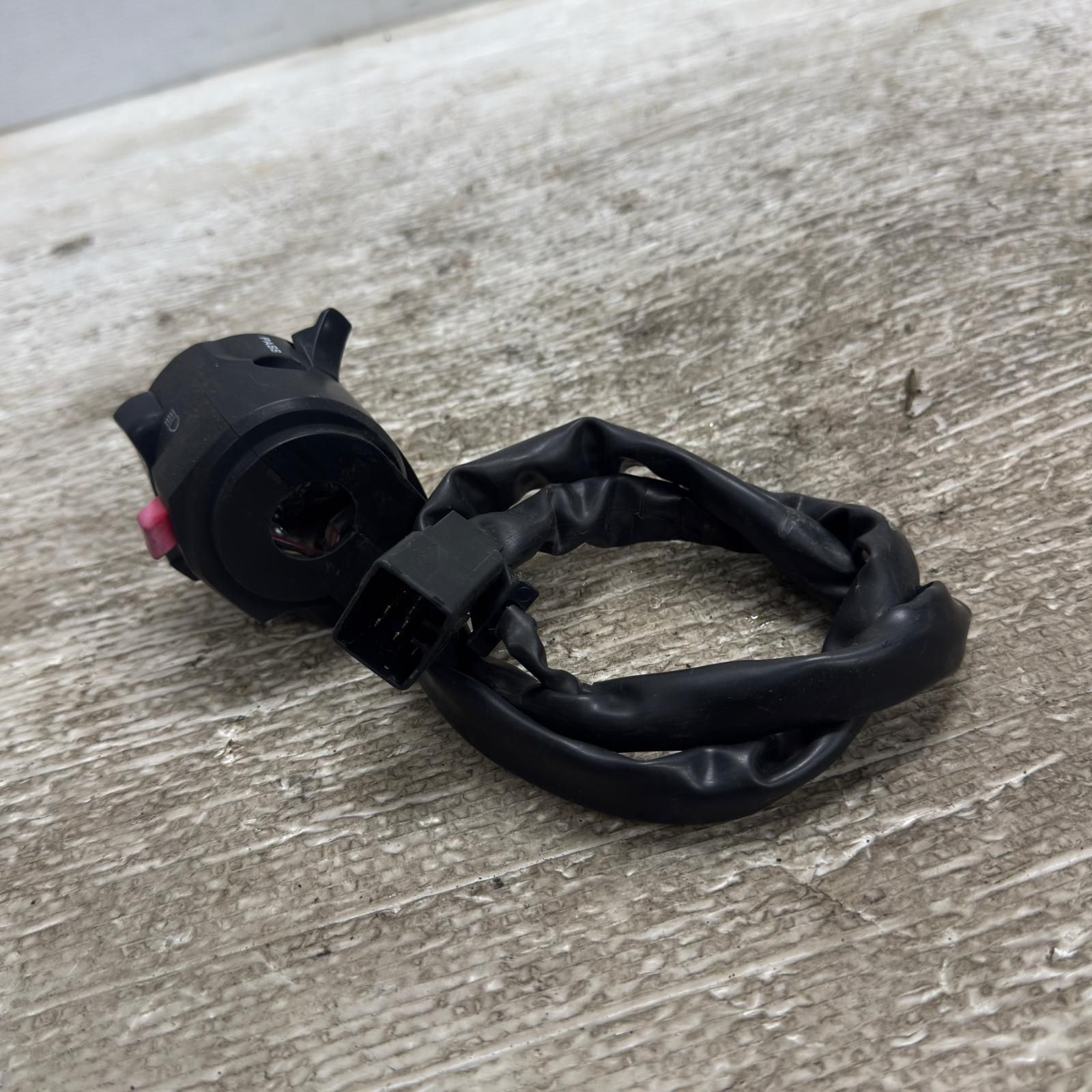 KAWASAKI ニンジャ 400 EX400E ハンドルスイッチボックス 左 カワサキ KAWASAKI ニンジャ 400 EX400E ハンドルスイッチボックス 左 カワサキ