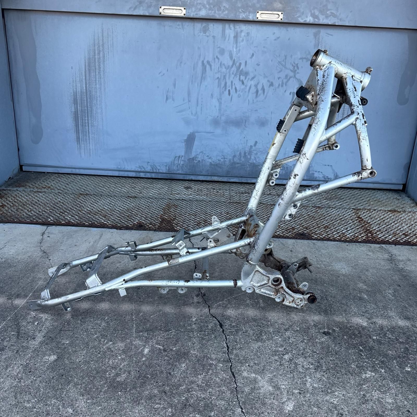 SUZUKI バンディット250 GJ77A フレーム 書類無し スズキ