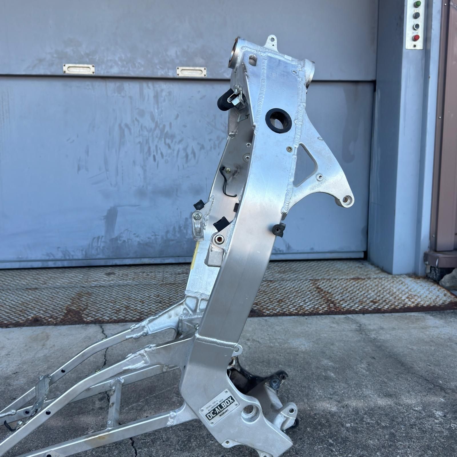 SUZUKI GSX-R400 GK73A フレーム 書類無し スズキ BRIGHTFACE_UK