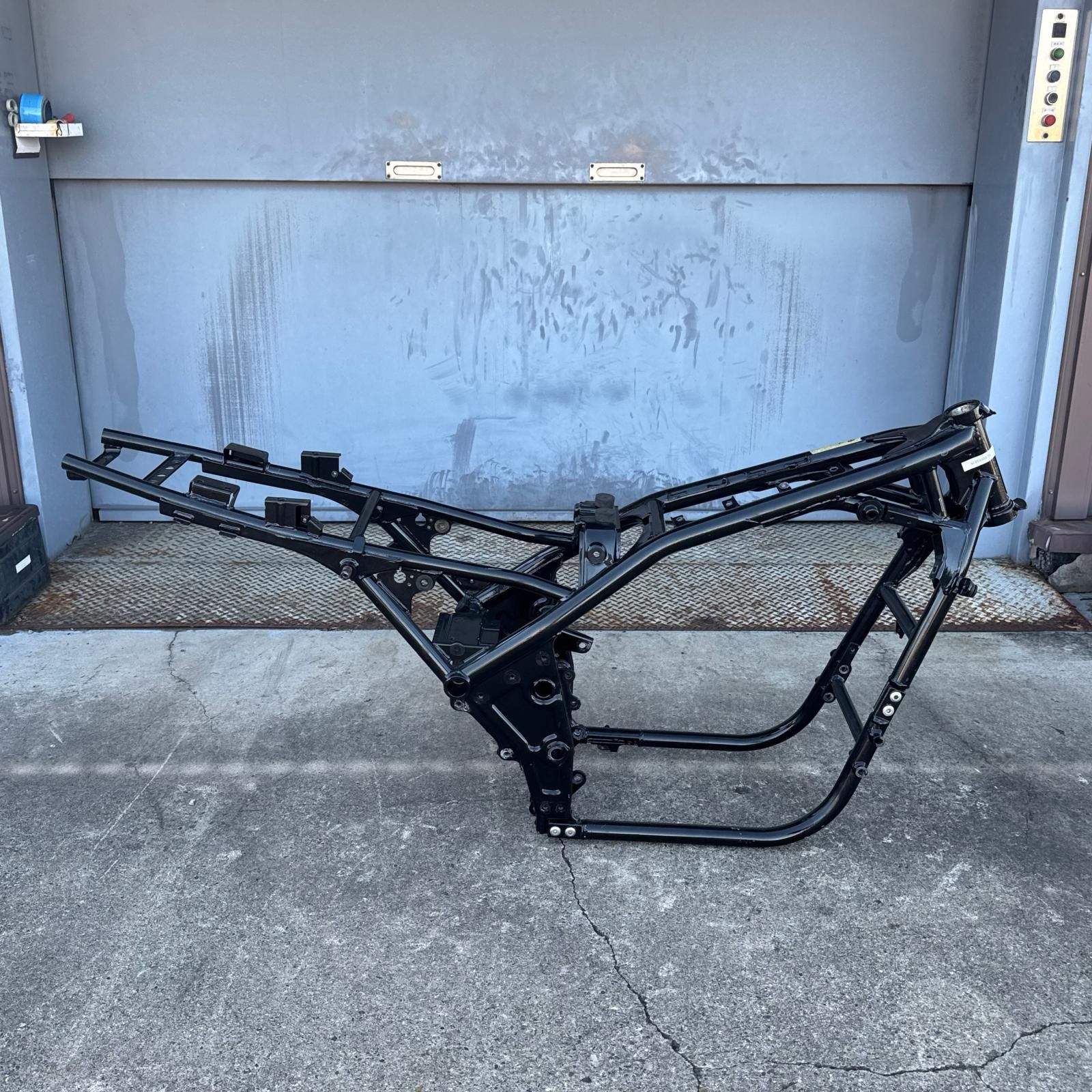 KAWASAKI ゼファー1100 ZRT10A フレーム 書類有り カワサキ