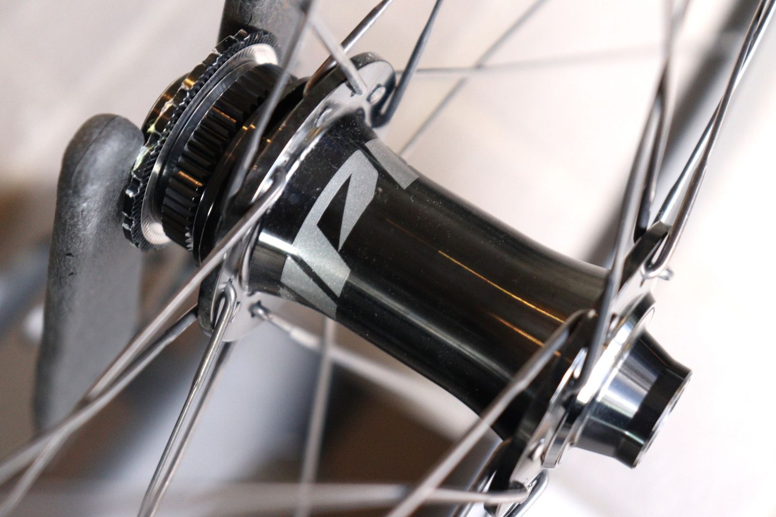 ジップ ZIPP 303S DISC カーボン クリンチャー チューブレスレディ ホイールセット シマノ11 12S 横浜店 BRIGHTFACE_UK