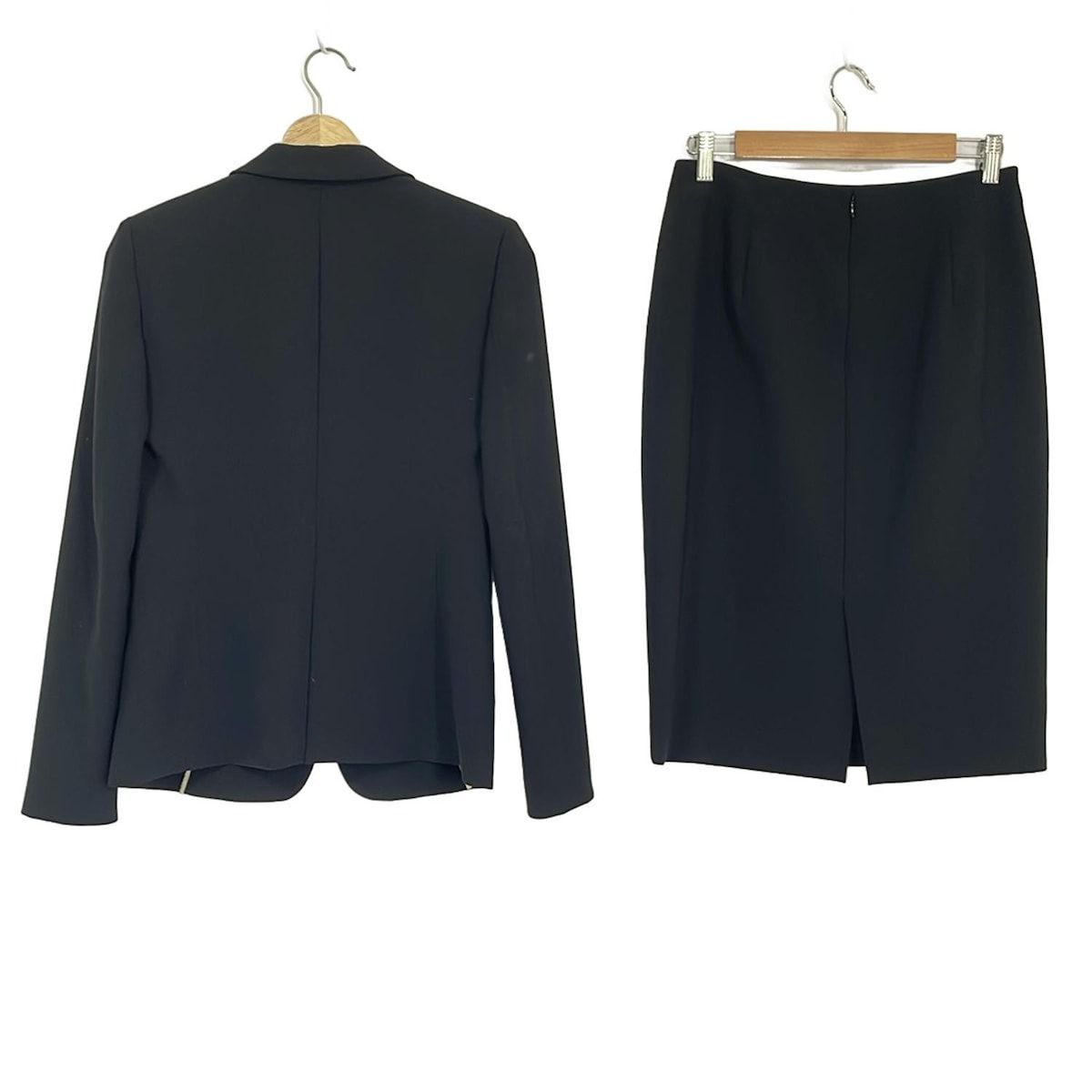 BEIGE ベイジ スカートスーツ レディース - 黒