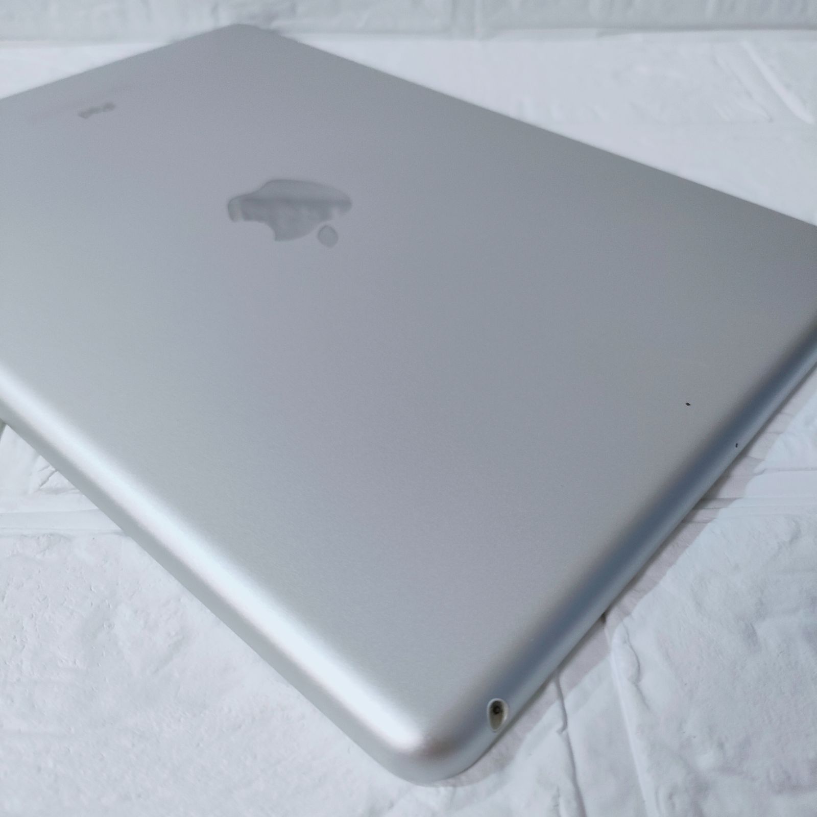 iPad 第6世代 32GB wifiモデル 管理No.s408 VETTDRUCK_DE