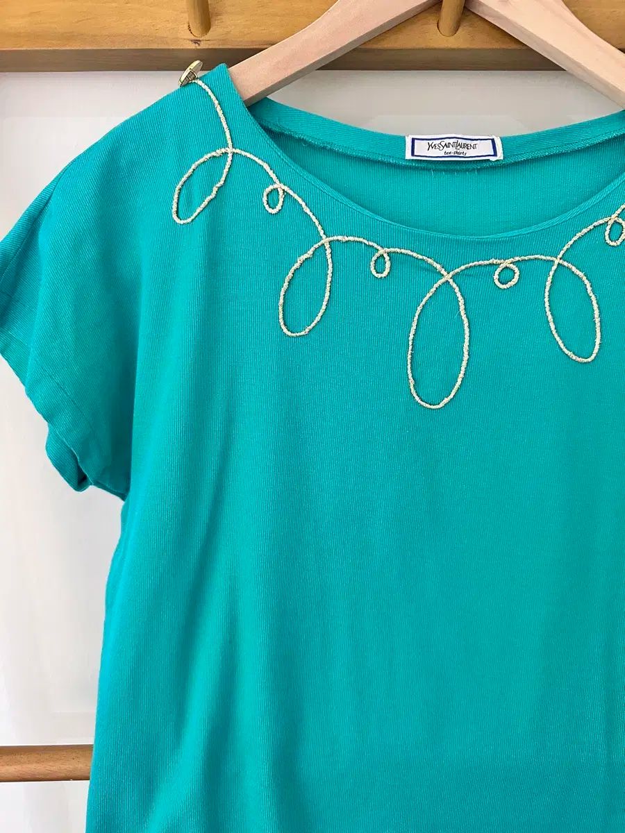  YVES SAINT LAURENT イヴ サンローラン 刺繍 半袖Tシャツ 半袖(Tシャツ) Tシャツ カットソー