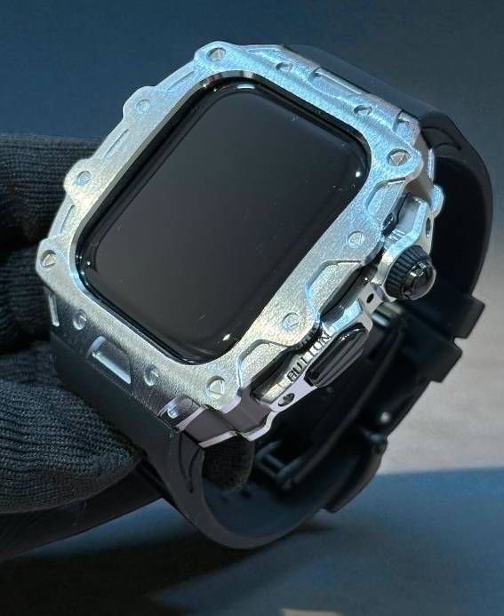 シルバーケース ブラックラバー 別注強化型ブラックバックルモデル アップルウォッチ カスタム カバー 保護 46 アップルウォッチ series10 series11 ベルト