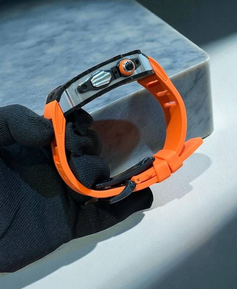 シルバーケース オレンジラバー 別注強化型ブラックバックルモデル アップルウォッチ カスタム カバー 保護 46 アップルウォッチ series10 series11 ベルト