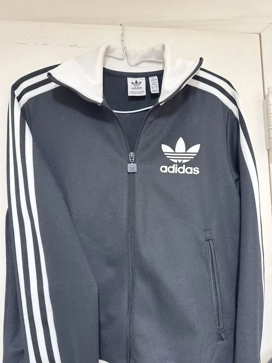 アディダス バーケンバウアー トラックジャージ